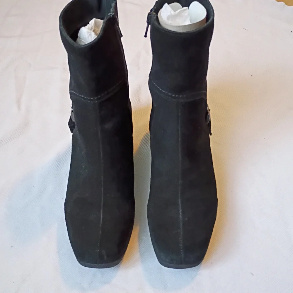 La Canadianne Black Suede Ankle Boot